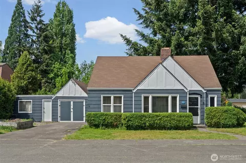 205 W Saar St, Kent, WA 98032