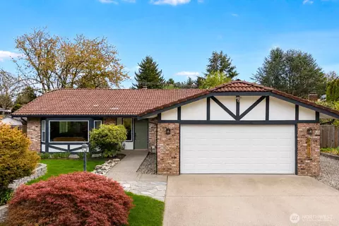 9910 Zircon Dr SW, Lakewood, WA 98498