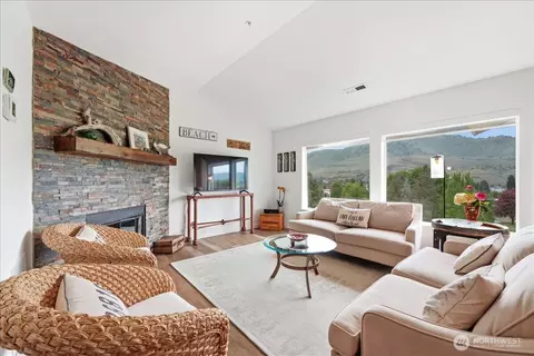 808 W Manson Rd #B303, Chelan, WA 98816