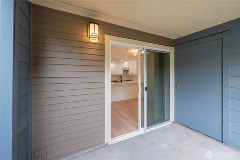 Exterior - 19410 Bothell Way NE #D102, Bothell, WA 98011 photo 3 of 13