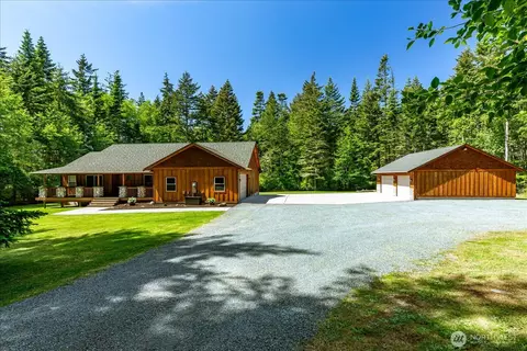 2057 Ocean Spray Ln, Oak Harbor, WA 98277