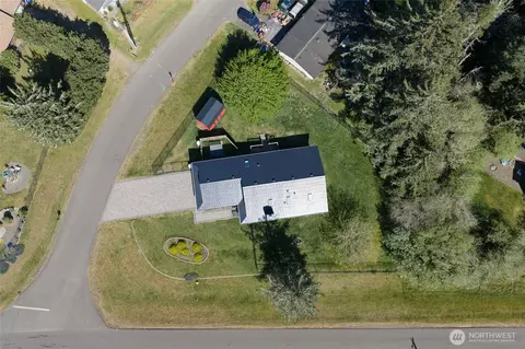 372 Canal Dr SE, Ocean Shores, WA 98569