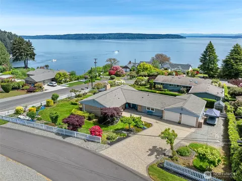 6917 Rainier Ave, Gig Harbor, WA 98335