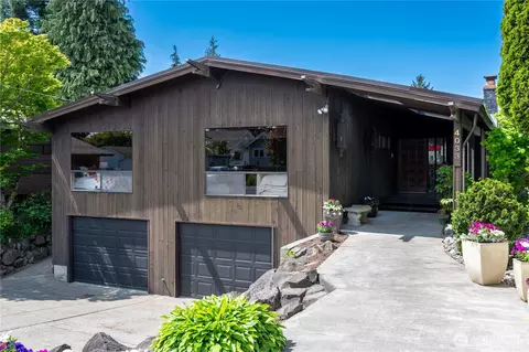4033 52nd Pl SW, Seattle, WA 98116