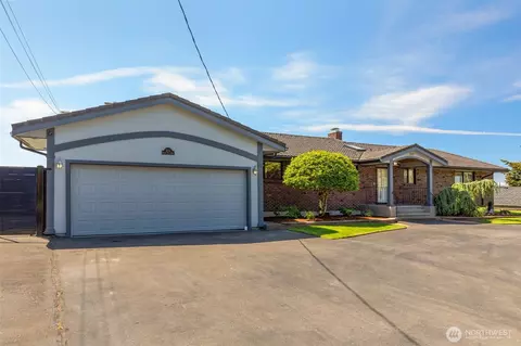 2112 Browns Point Blvd, Tacoma, WA 98422
