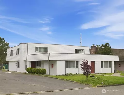 16 147th Ave SE, Bellevue, WA 98007