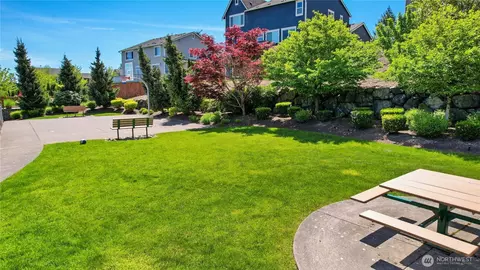Exterior - 10922 NE 194th Dr, Bothell, WA 98011 photo 6 of 6