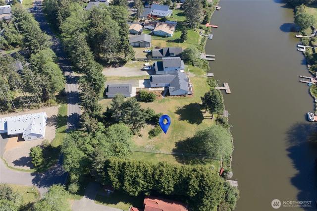 111 Duck Lake Dr NE, Ocean Shores, WA 98569
