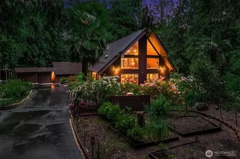 20717 SE 222nd St, Maple Valley, WA 98038
