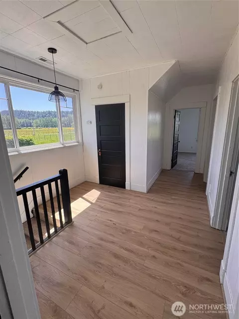 Entry Way - 20016 Orville Rd E, Orting, WA 98360 photo 2 of 2