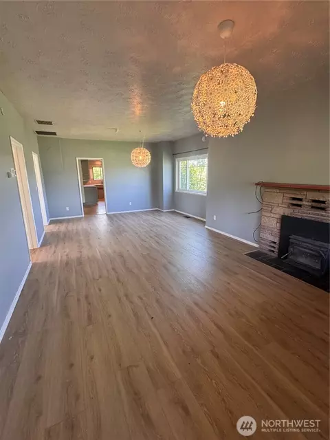 Living - 20016 Orville Rd E, Orting, WA 98360 photo 1 of 1