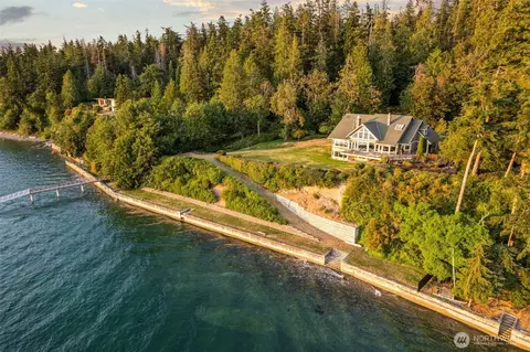 4486 E Harbor Rd, Freeland, WA 98249