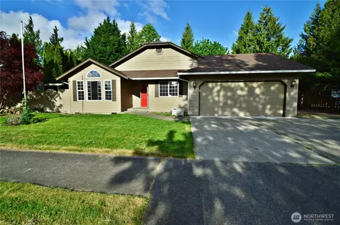 910 11th St SE, Puyallup, WA 98372