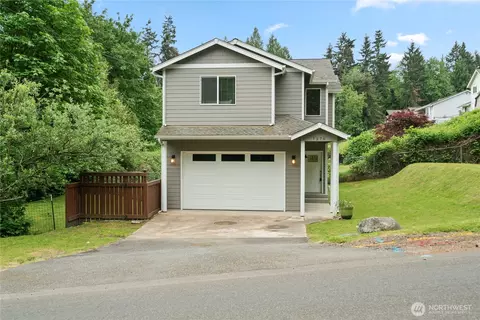 7270 E Grandview St, Port Orchard, WA 98366
