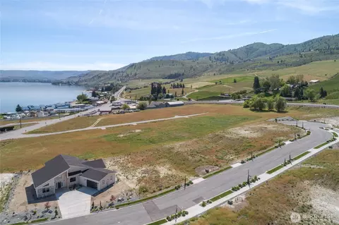 115 Loretta Ln, Chelan, WA 98816