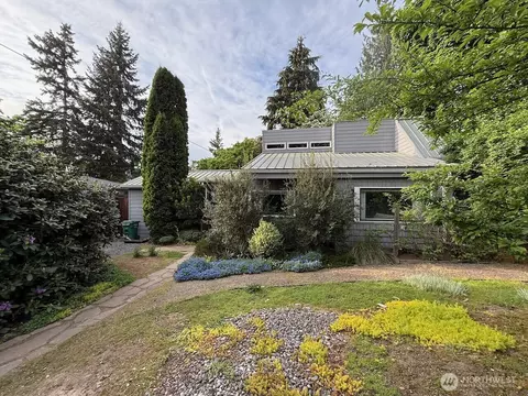 3816 NE 86th St, Seattle, WA 98115