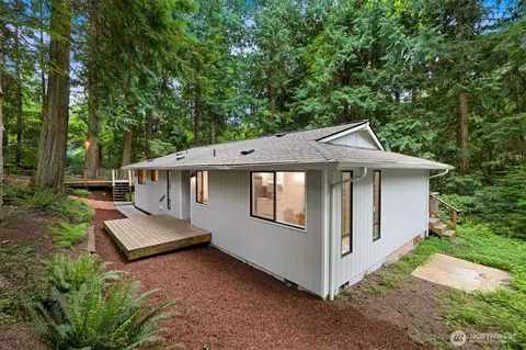 10 B Little Strawberry Ln, Bellingham, WA 98229
