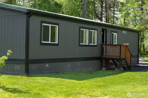 236 Gray Rd, Toledo, WA 98591