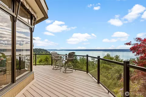 1919 SW Cove Point Rd, Burien, WA 98146