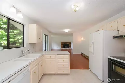 Kitchen - 370 Dungeness Mdws, Sequim, WA 98382 photo 3 of 3