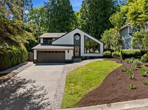 2425 NW Oakcrest Dr, Issaquah, WA 98027