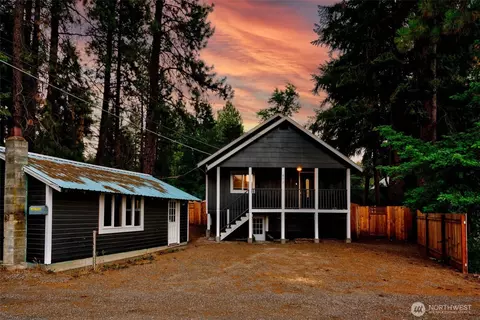 417 W 2nd St, Cle Elum, WA 98922