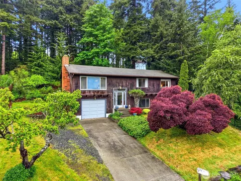 619 Willow Rd, Bellingham, WA 98225