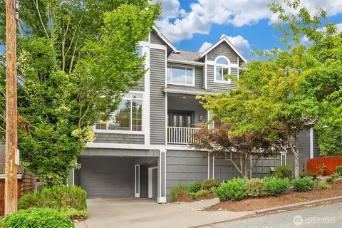 2112 N 64th St, Seattle, WA 98103