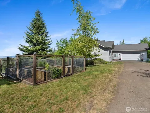 Exterior - 1003 Haven Heights Dr, Sequim, WA 98382 photo 7 of 8