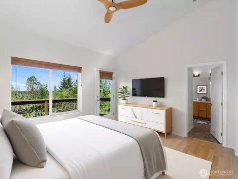Bedroom - 1003 Haven Heights Dr, Sequim, WA 98382 photo 2 of 4