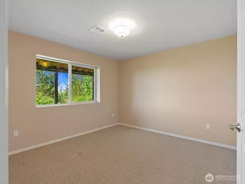 Bedroom - 1003 Haven Heights Dr, Sequim, WA 98382 photo 4 of 4