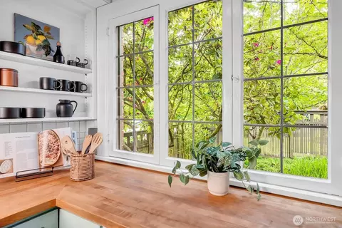 Kitchen - 3601 E Cherry St, Seattle, WA 98122 photo 3 of 5