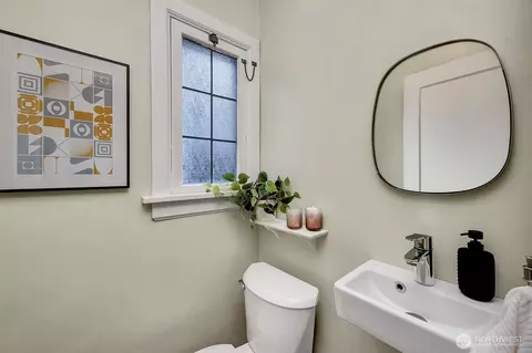 Bath - 3601 E Cherry St, Seattle, WA 98122 photo 1 of 5