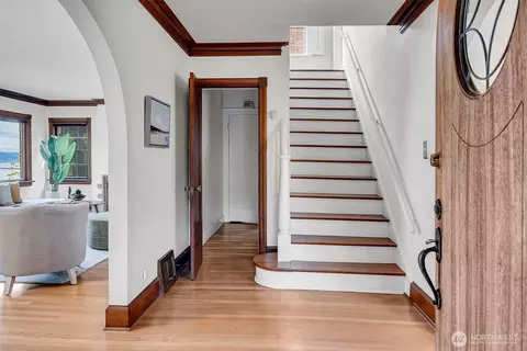 Entry Way - 3601 E Cherry St, Seattle, WA 98122 photo 1 of 3