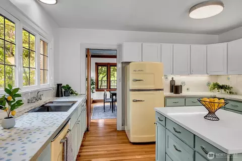 Kitchen - 3601 E Cherry St, Seattle, WA 98122 photo 5 of 5