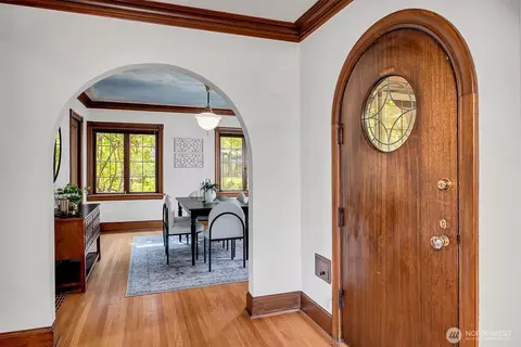 Entry Way - 3601 E Cherry St, Seattle, WA 98122 photo 3 of 3