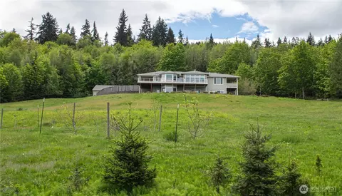 975 E Simmons Rd, Port Angeles, WA 98362