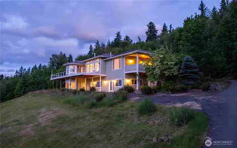 975 E Simmons Rd, Port Angeles, WA 98362