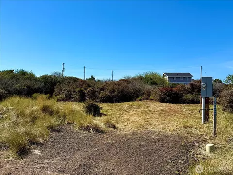 408 N Bel Air Loop SW, Ocean Shores, WA 98569
