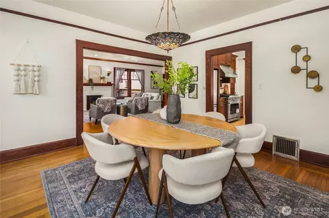 Dining - 3307 E Pike St, Seattle, WA 98122 photo 3 of 3