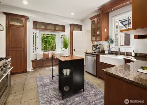 Kitchen - 3307 E Pike St, Seattle, WA 98122 photo 2 of 3