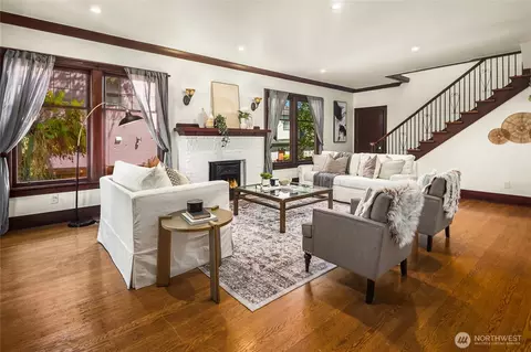 Living - 3307 E Pike St, Seattle, WA 98122 photo 2 of 7