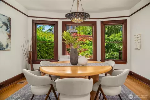 Dining - 3307 E Pike St, Seattle, WA 98122 photo 2 of 3