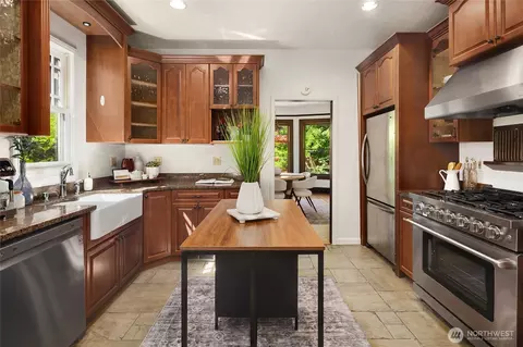 Kitchen - 3307 E Pike St, Seattle, WA 98122 photo 1 of 3