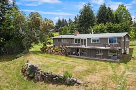 9600 SW 268th St, Vashon, WA 98070