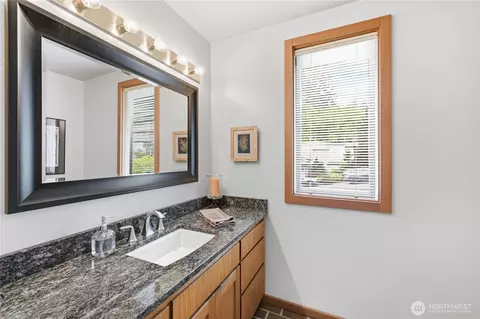 Bath - 9520 Odin Way, Bothell, WA 98011 photo 1 of 3