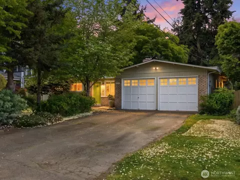 12841 NE 113th St, Kirkland, WA 98033