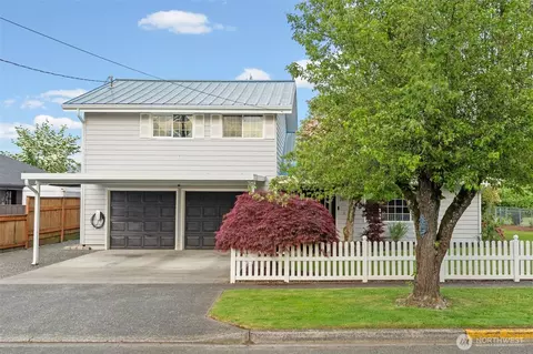 284 S 2nd St, Buckley, WA 98321