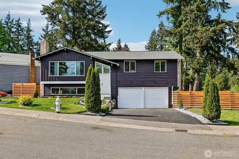 9232 NE 139th St, Kirkland, WA 98034