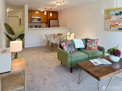5834 NE 75th St #B202, Seattle, WA 98115